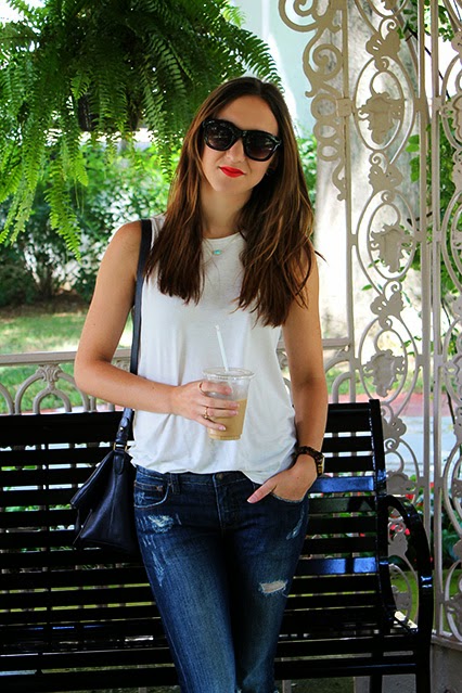 summer style, simple summer outfit, red lips, big black sunglasses, dylan tote, leather tote, navy leather purse, distressed boyfriend jeans, white tank top, kendra scott, turquoise necklace, madewell rings