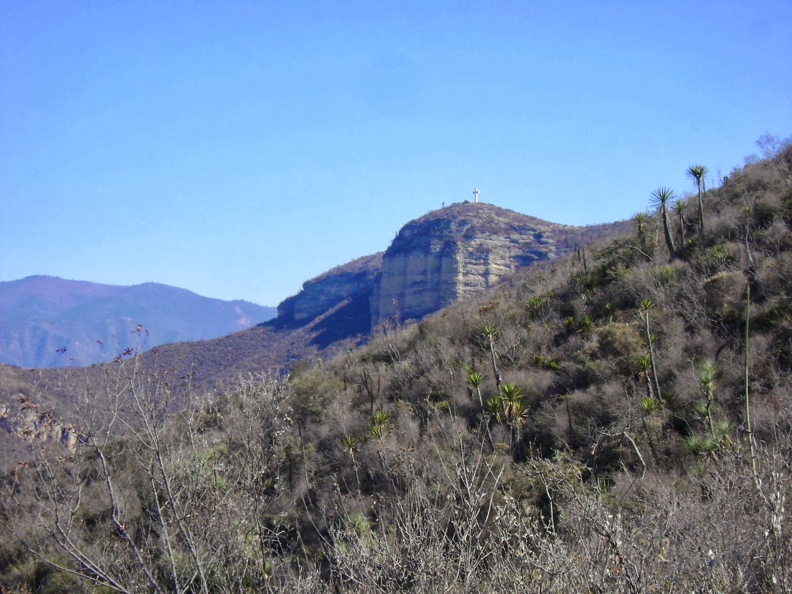EXCURSIONES DIVERSAS VISITA A LOS FARALLONES DEL CERRO COLORADO