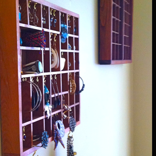 Bloggerhauser DIY Jewelry Wall