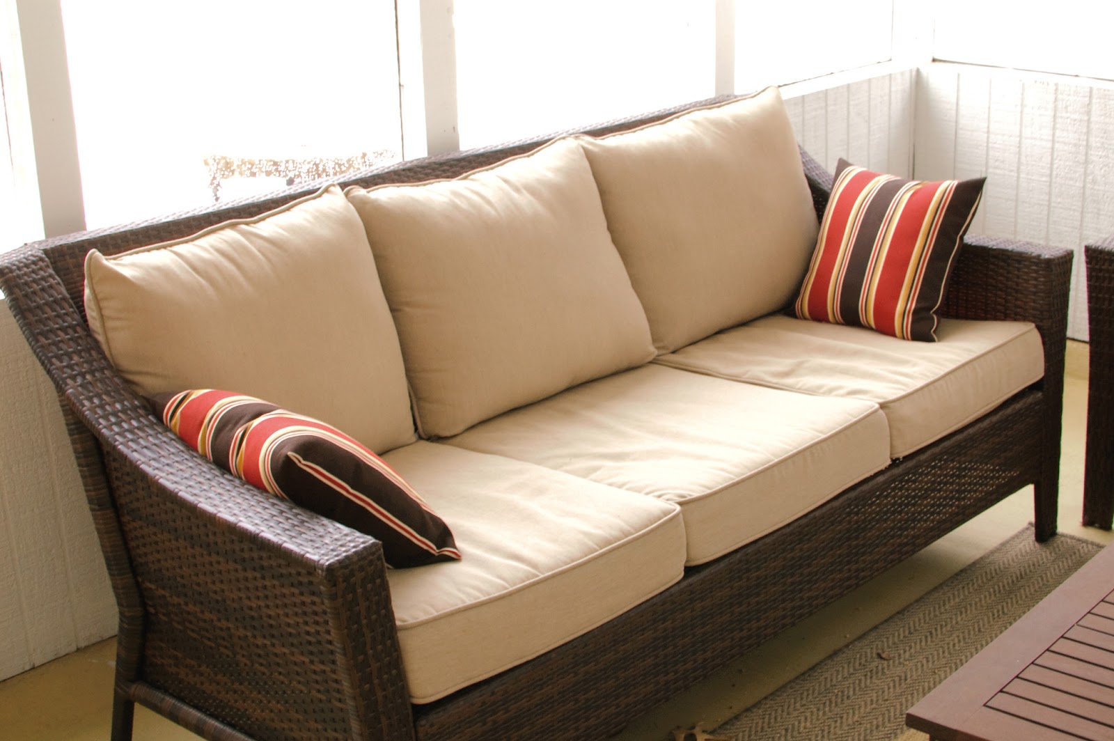 You Had Me At Handmade... Beginner Sewing Tutorial Simple Pillow Covers