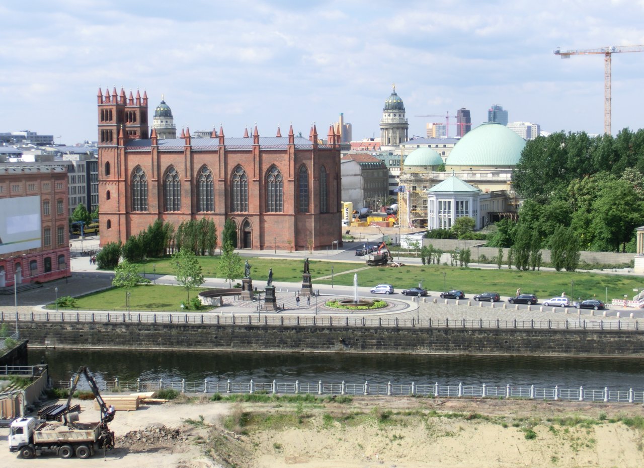 Schwimmbad Berlin Sse Schwimm Und Sprunghalle Im Europapark