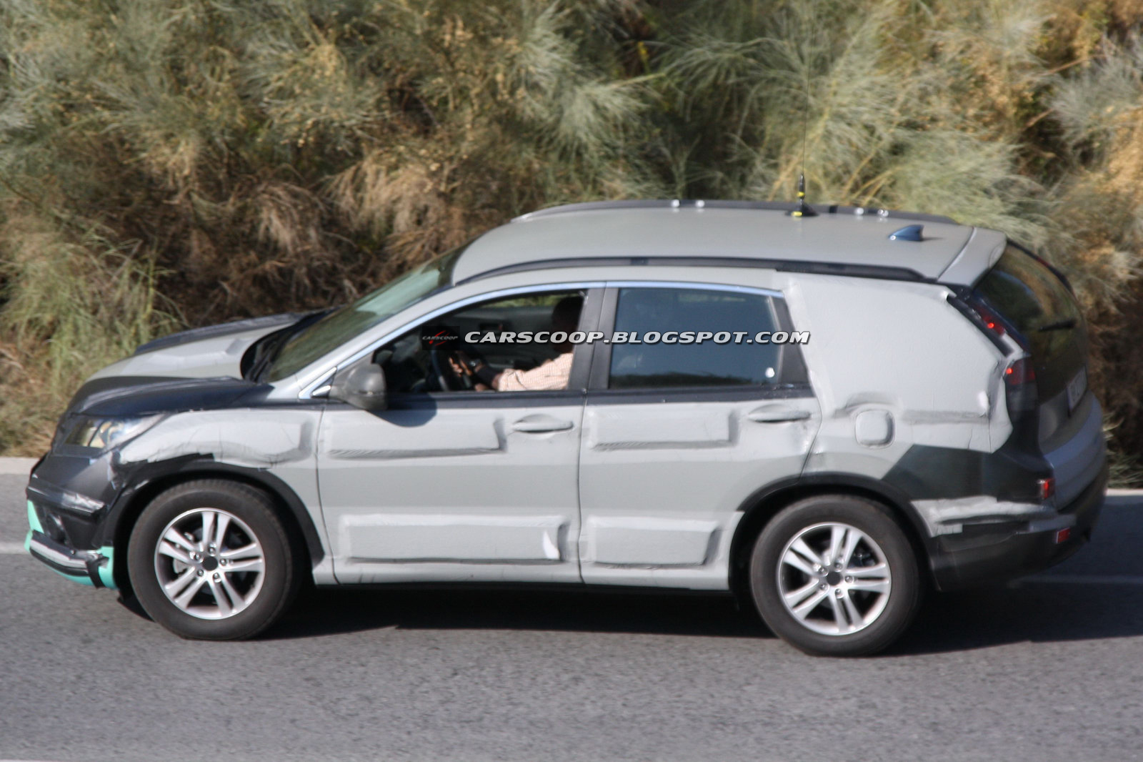 Malaysia Motoring News Honda Cr V 2012 Spied Testing In Europe Malaysia Motoring News Honda Cr V 2012 Spied Testing In Europe