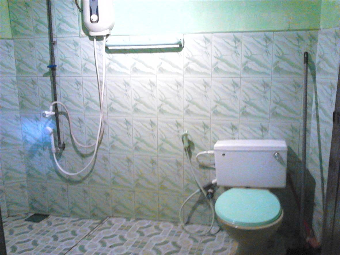 Bathroom - Inside the house - Kandy Land for sale
