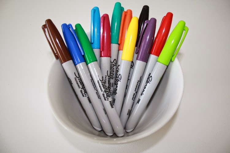 [MATCH 1] Sharpie Vs Posca le match (sur un mug)