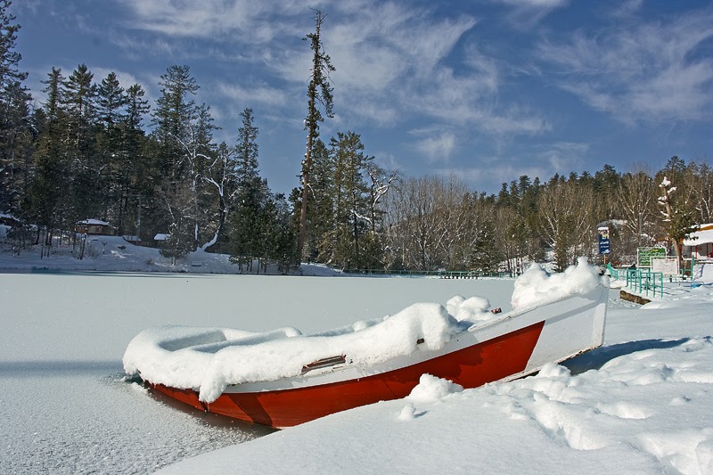 The Travelor Banjosa Lake in Winter
