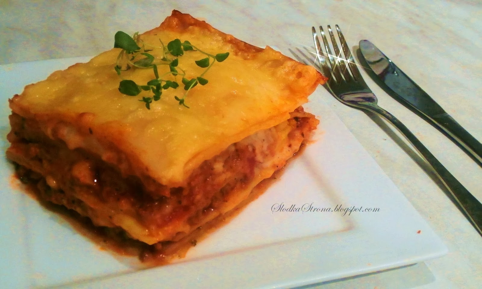 Lasagne z Mięsem, Sosem Pomidorowym i Beszamelowym - przepis - Słodka Strona