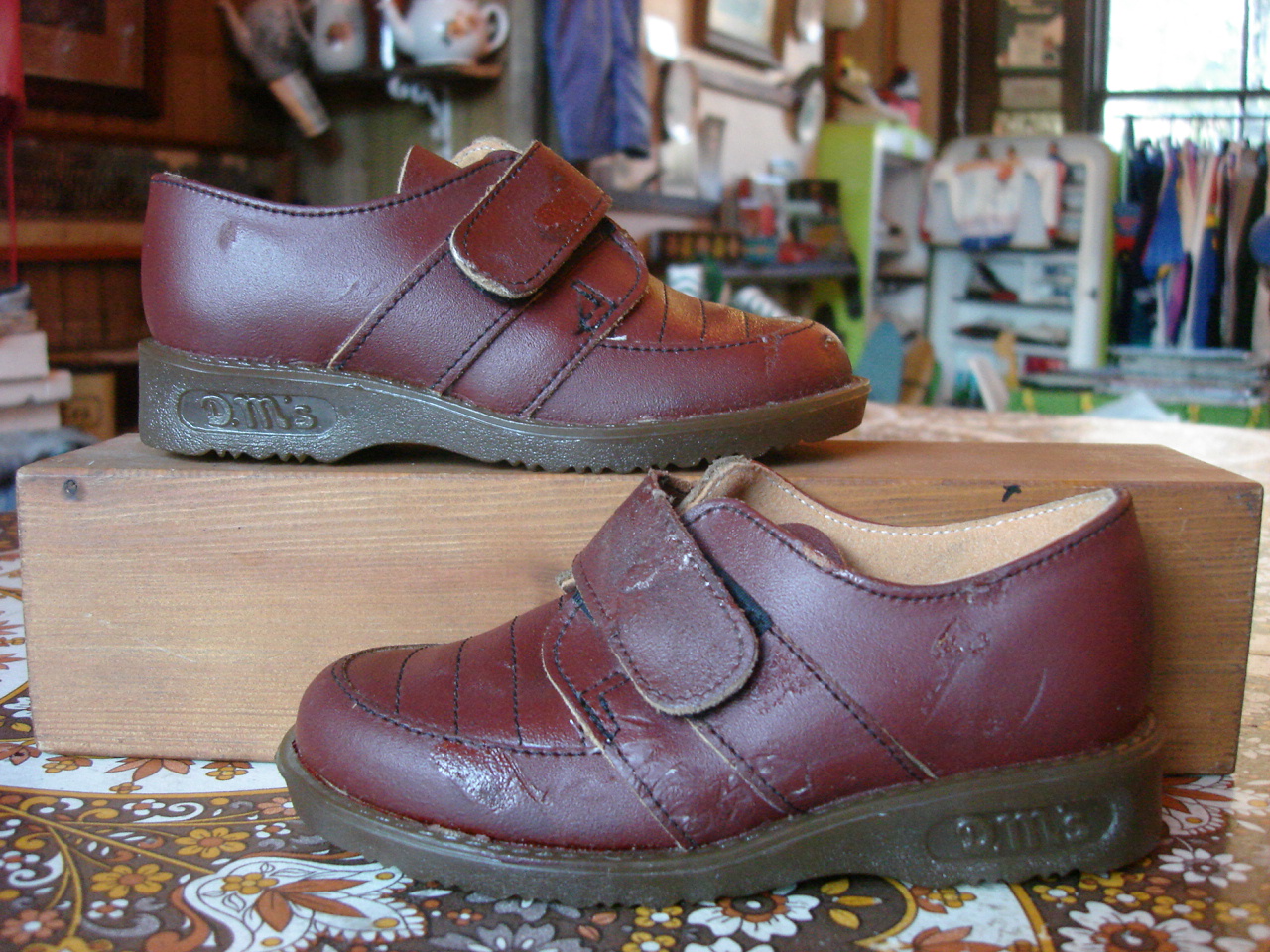 theothersideofthepillow vintage DR MARTENS kids VELCRO BAR SHOE made