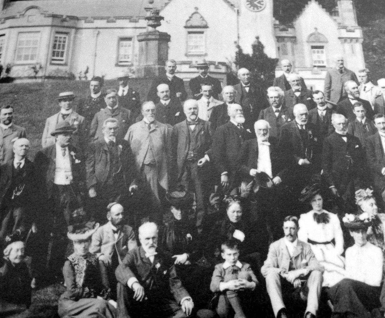 Tour Scotland Photographs: Old Photograph Philiphaugh House Scotland1262 x 1044