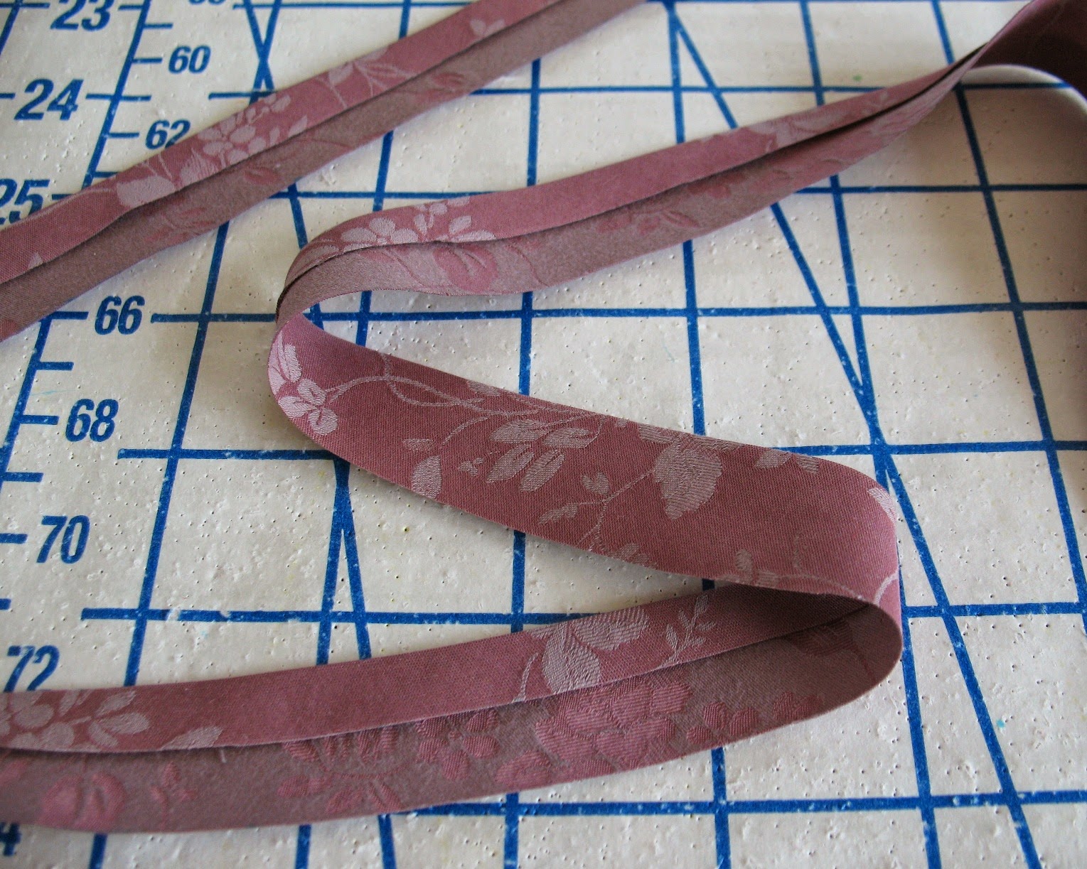 Lilacs & Lace Finishing a Hem with Bias Tape A Tutorial