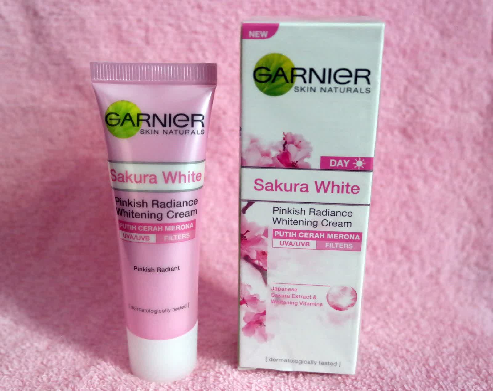 Review dan Harga Garnier Sakura White Cosmo Cantik