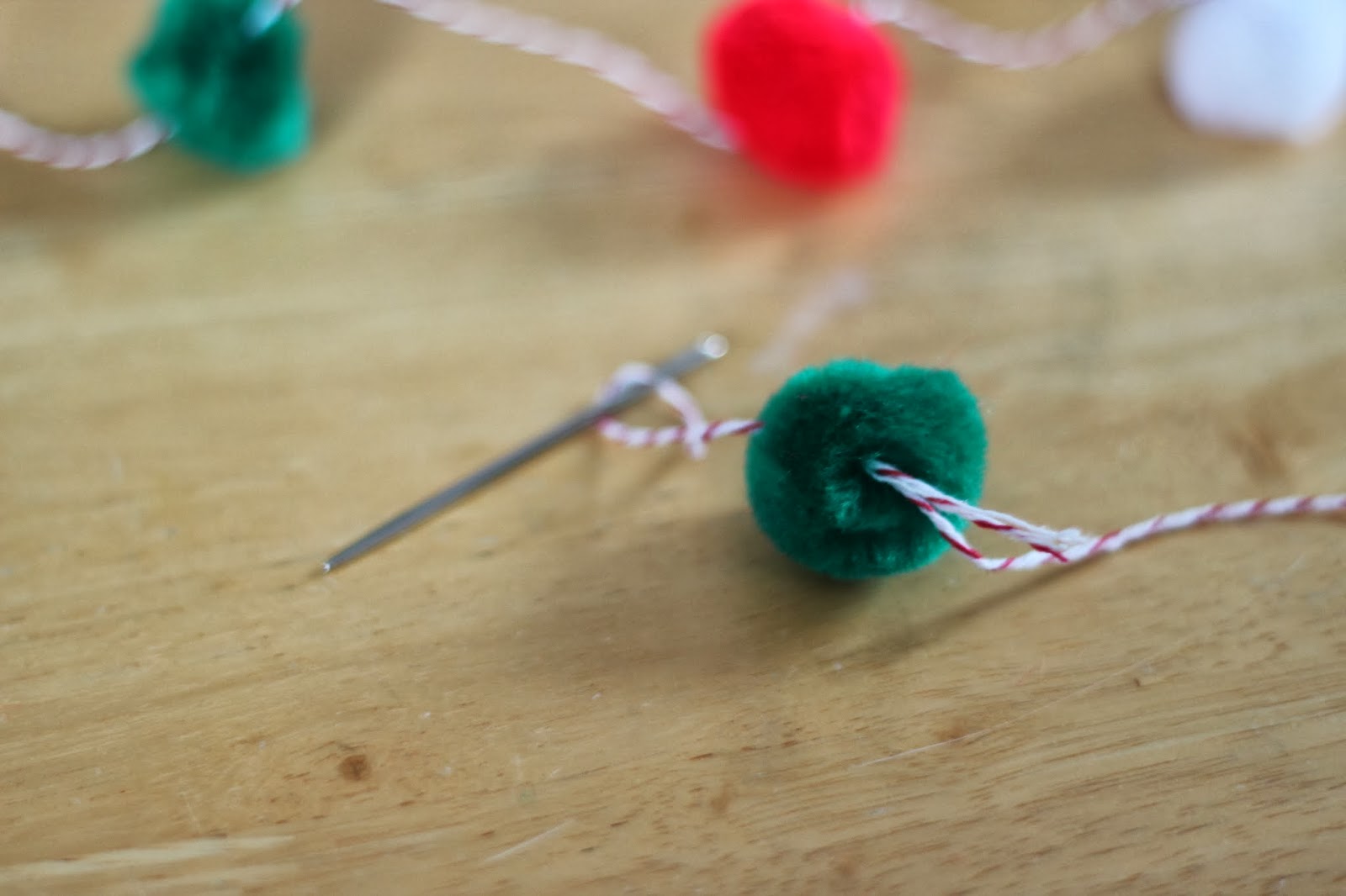 Five Minute Style DIY Christmas Pom Pom Garland