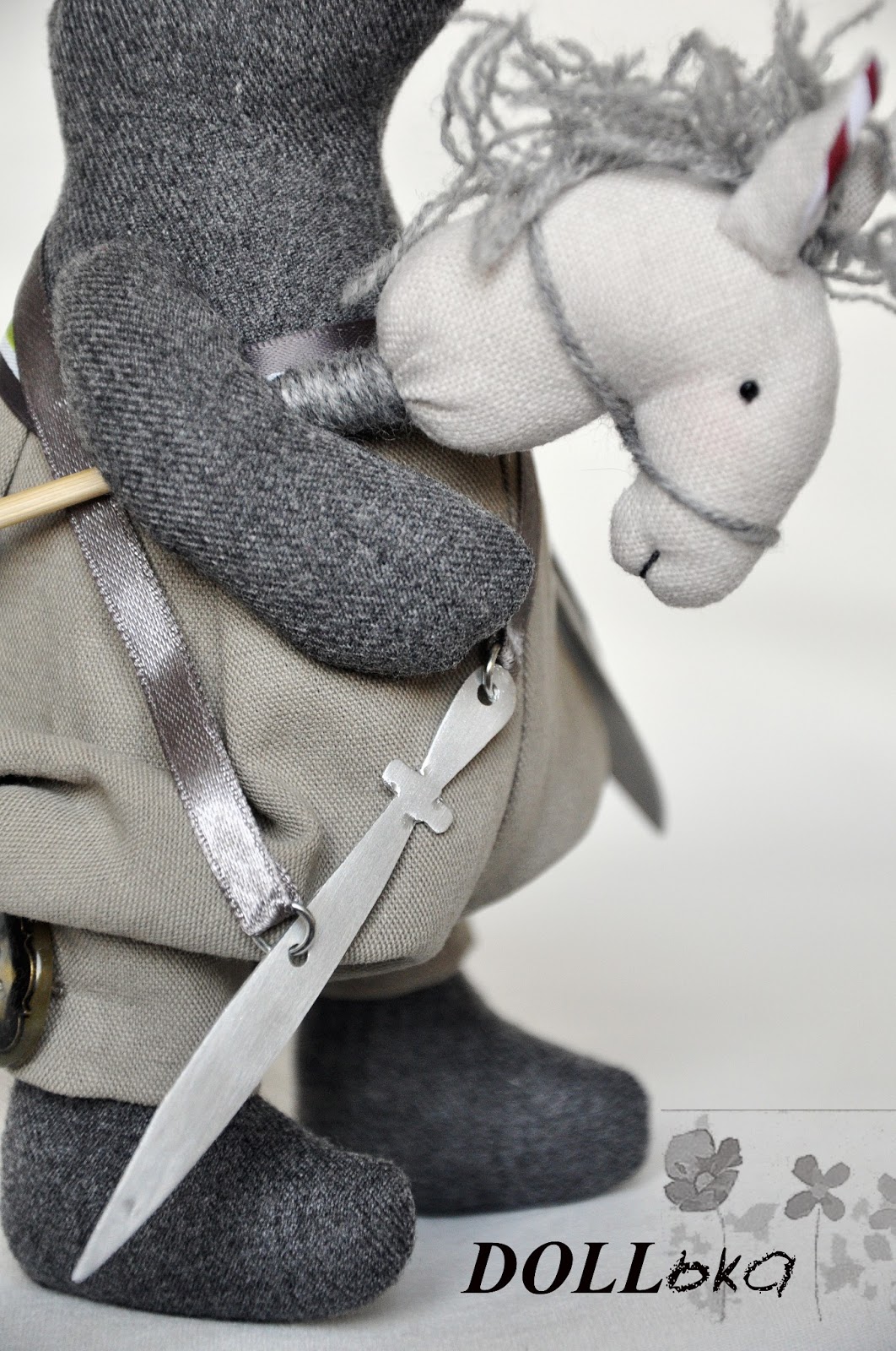 Мышонок-рыцарь текстильная игрушка ручной работы