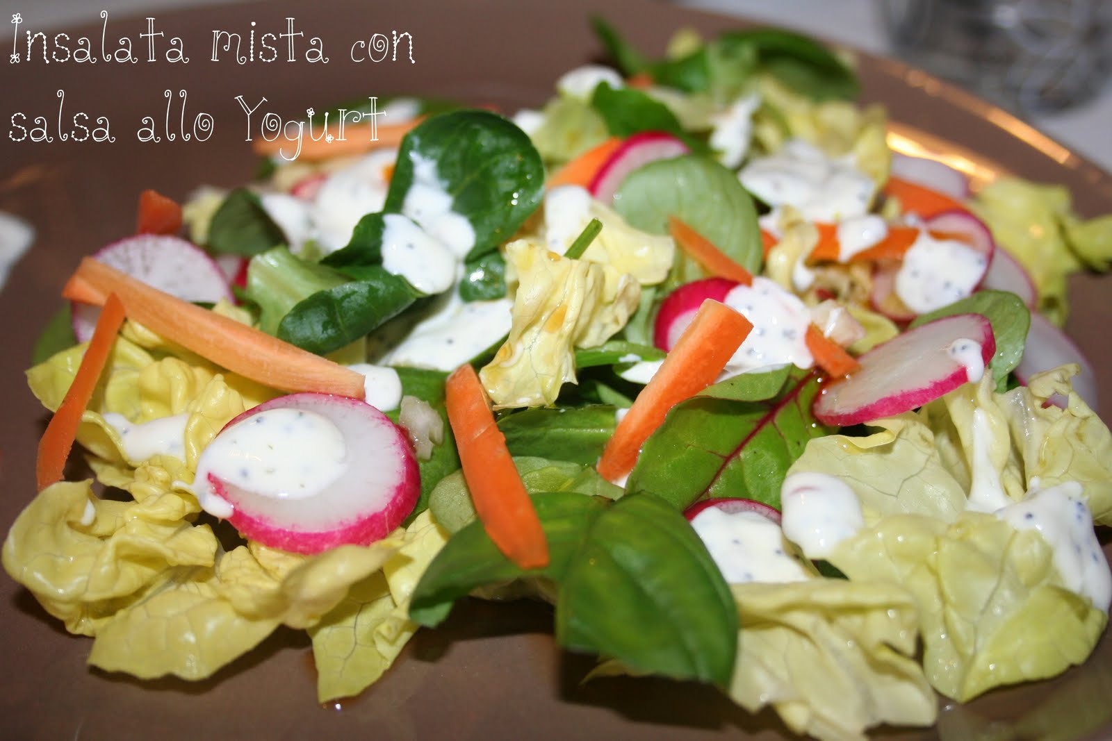 Cucinando e assaggiando... Insalata mista con salsa allo Yogurt