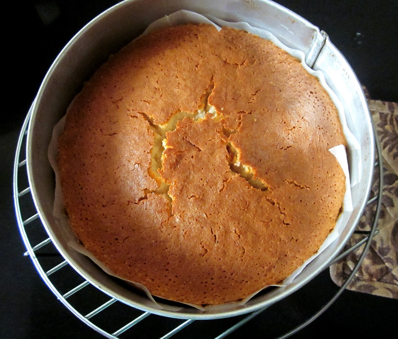 Easycooking Yellow Cake with Chocolate Ganache
