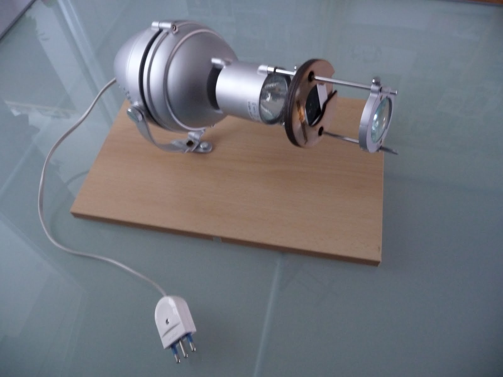 DIY Slide Projector IKEA Hackers IKEA Hackers