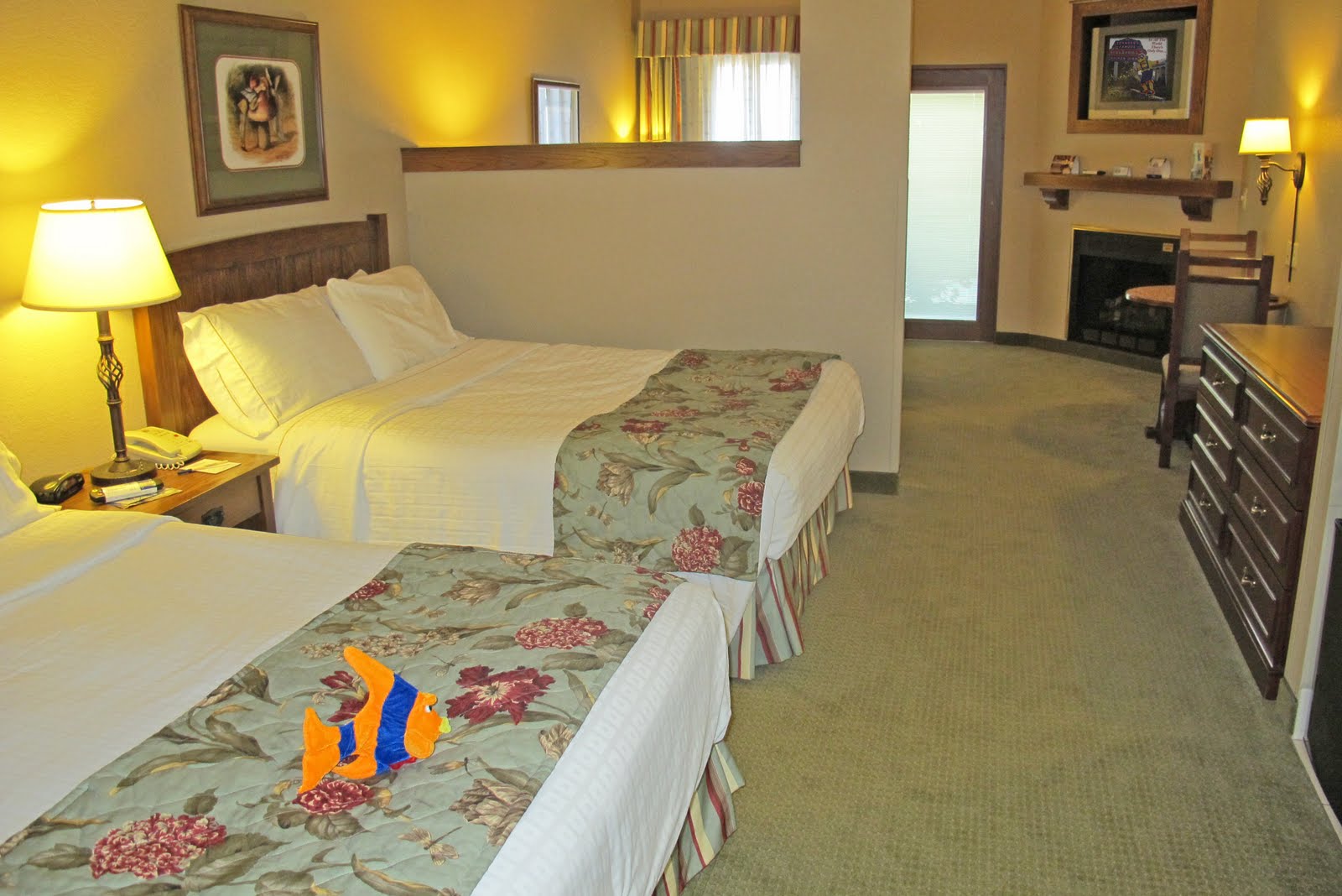 How Much Is A Room At Splash Village Zehnderx27 Hotel BersamaWisata