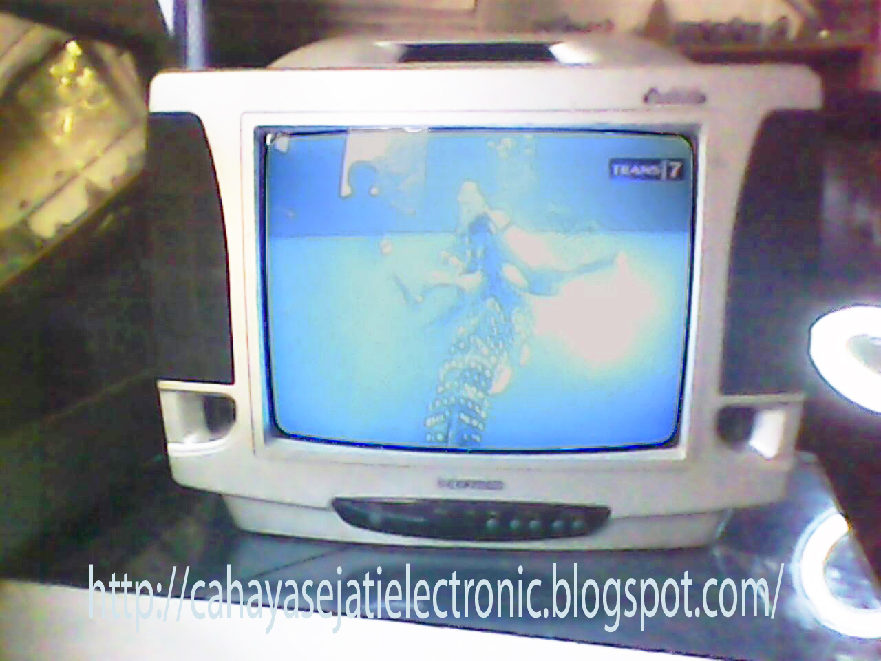Cahaya Sejati Electronic Tv Polytron Type Pn 14323m Suara Mencuit