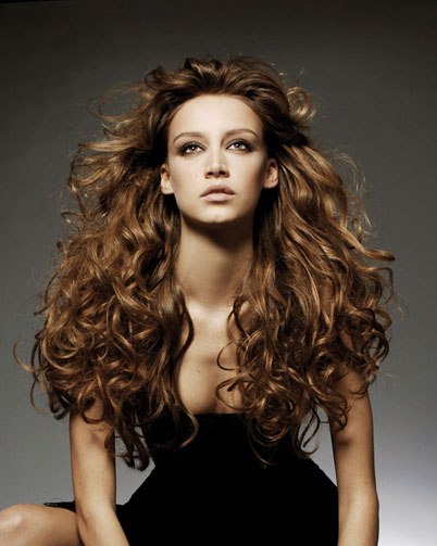 Top Celebrity Fashion Hairstyles For Beautiful Hairs Layered