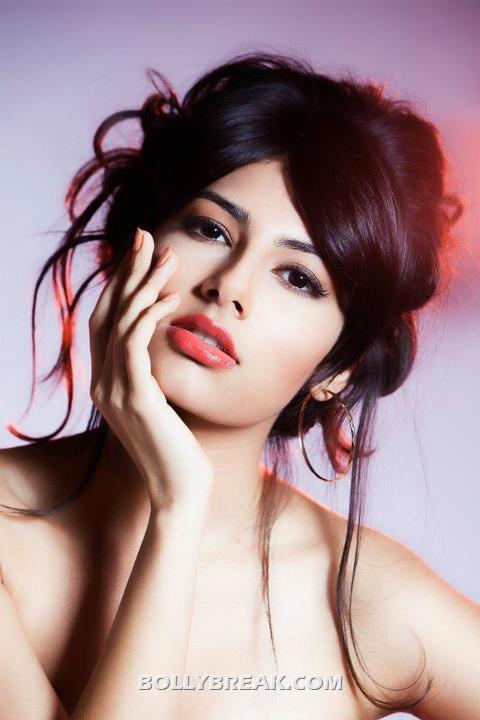 Vanya Mishra without clothes - (5) - Vanya Mishra Red Hot Photoshoot - Latest 2012