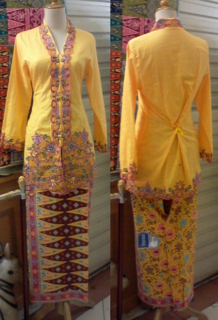 10 Model Kebaya Kartini Kain Polos Modifikasi Modern 2016