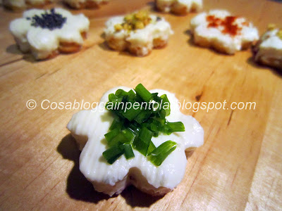 fiori fiorellini di formaggio gorgonzola mascarpone ricotta cosa blogga in pentola ricetta cosabloggainpentola