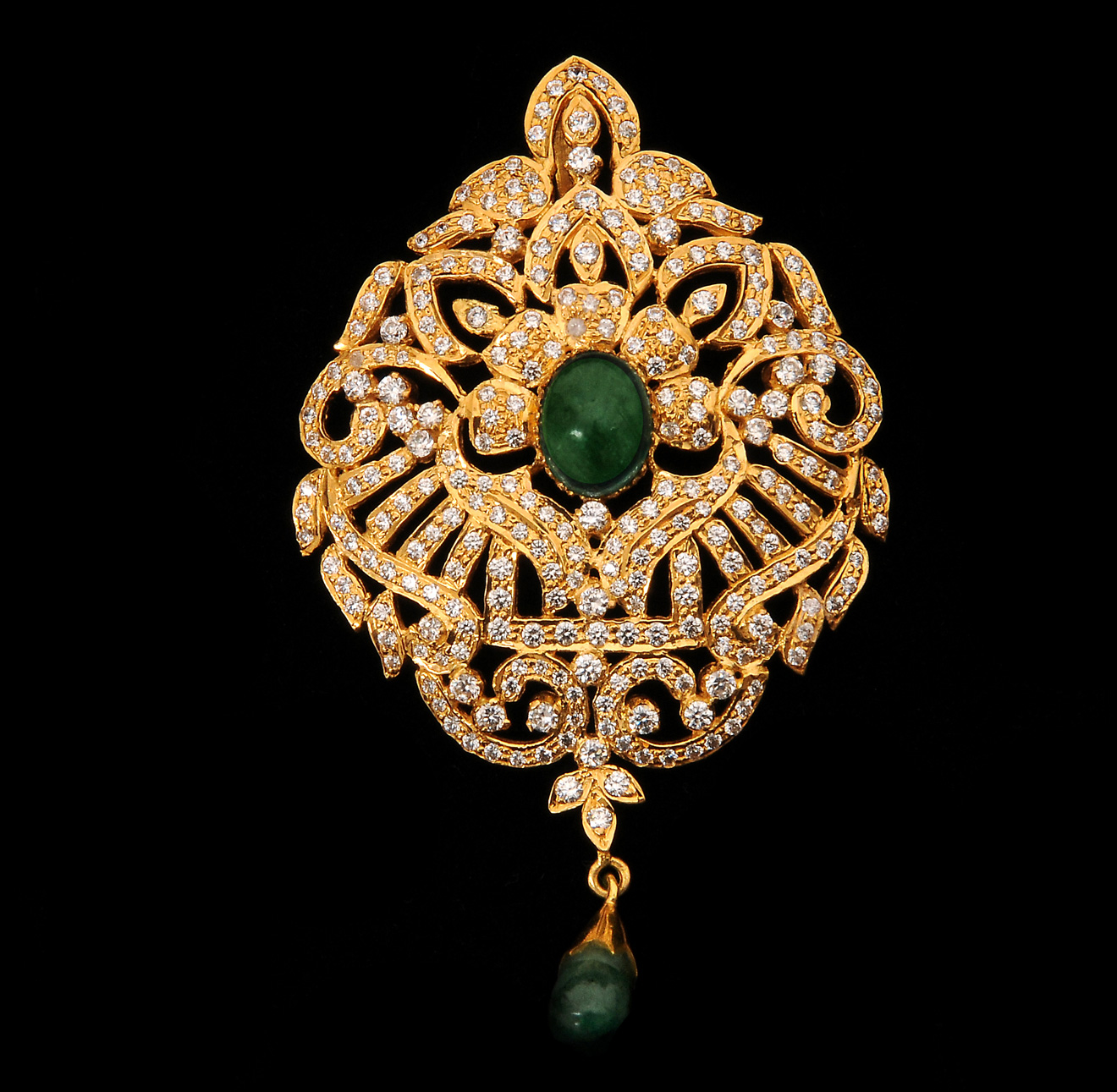 Gold and Diamond jewellery designs Beautiful Gold Pendant Sets with