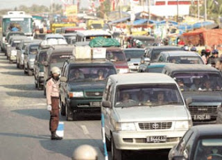 Trik Melewati Tanjakan Saat Mengemudi Mobil