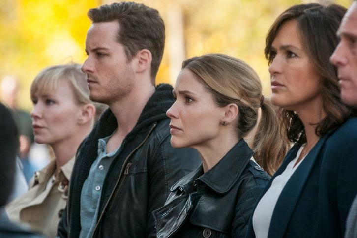 Chicago PD - Episode 2.07 - They'll Have To Go Through Me - Promotional Photos