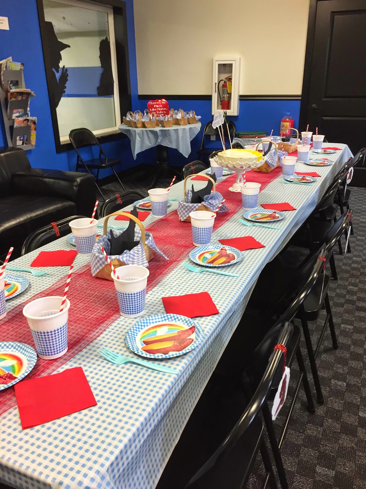 The Dabbling Crafter Diy Sunday Wizard Of Oz Birthday Party