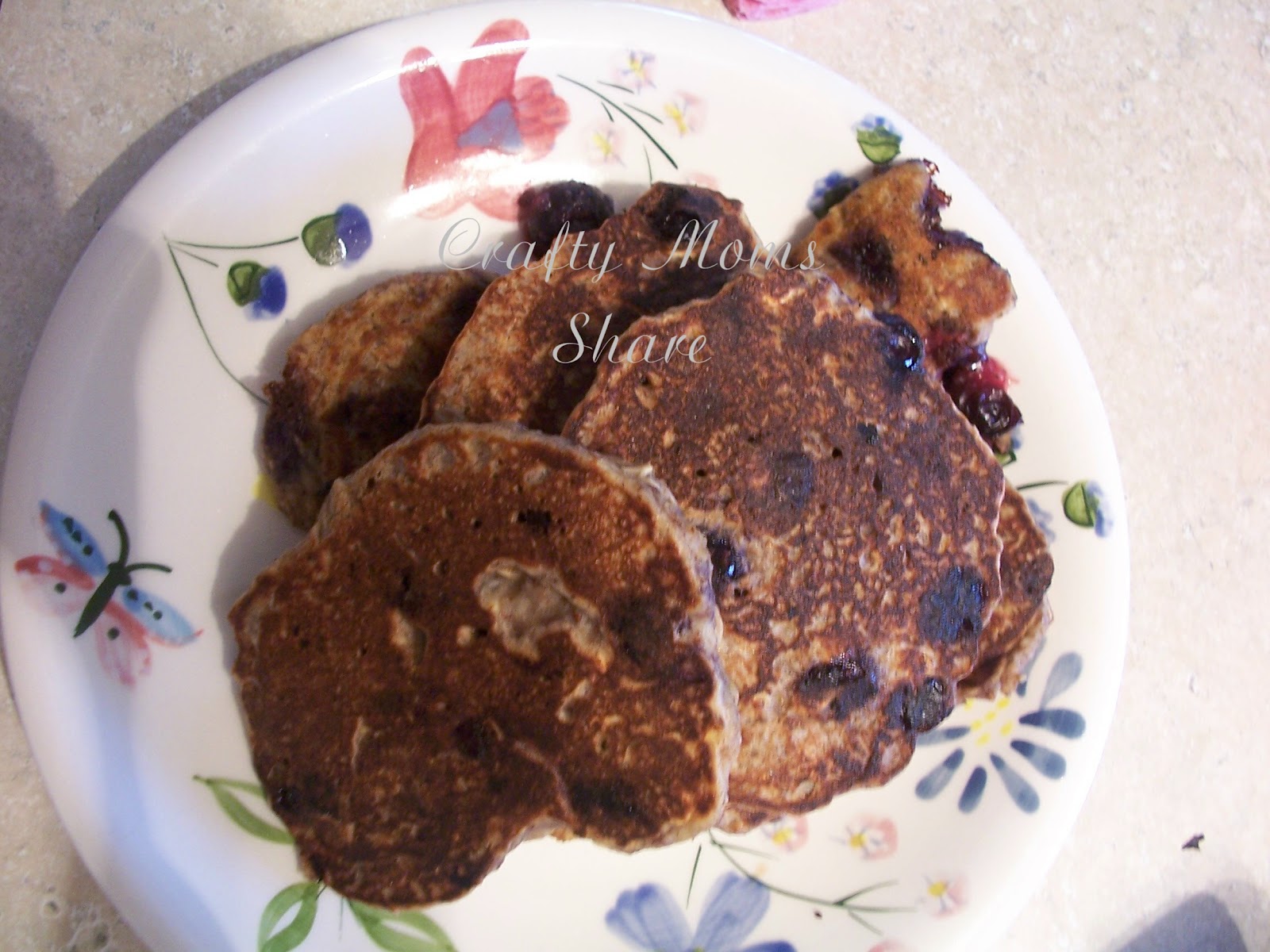 Crafty Moms Share Blueberry Applesauce Pancakes