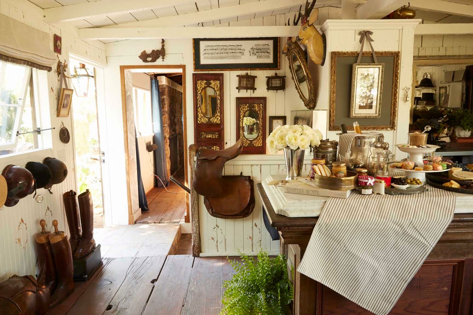 The Style Saloniste Positively British San Francisco Interior Designer Jonathan Rachman Transforms A Napa Valley Farmhouse Into An Evocative Retreat With The Style Saloniste Positively British San Francisco Interior Designer Jonathan Rachman Transforms A Napa Valley Farmhouse Into An Evocative Retreat With