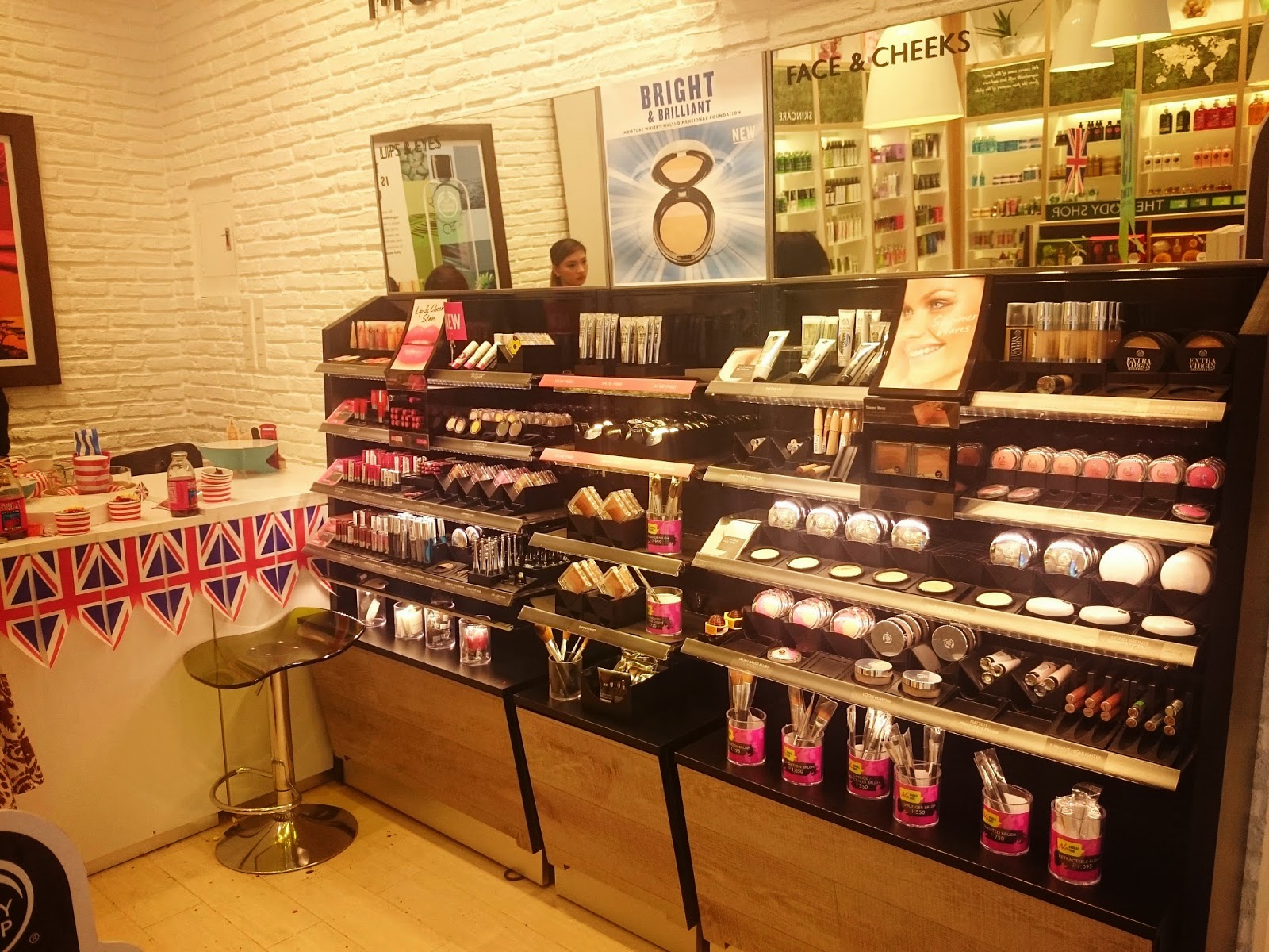 Peachy Pink Sisters The Body Shop, Philippines Celebrates 19 years of