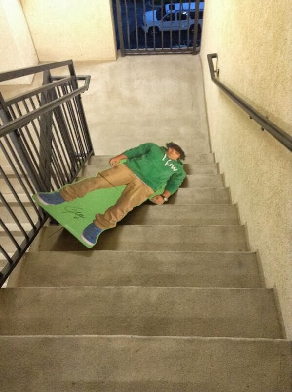 Tweeting Photos People Falling Down The Stairs - FunnyMadWorld