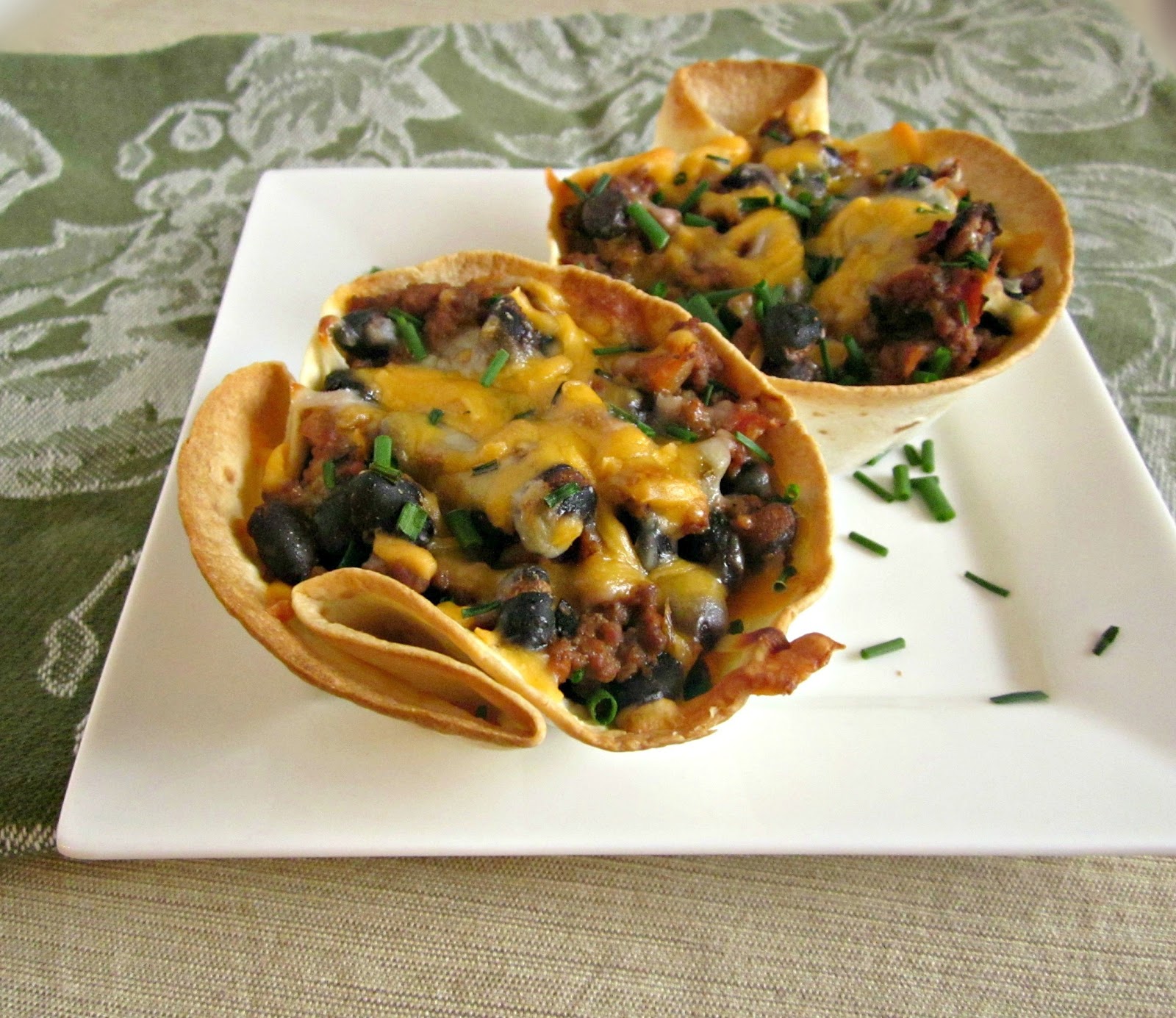 Hungry Couple Cheesy Beef Tortilla Cups