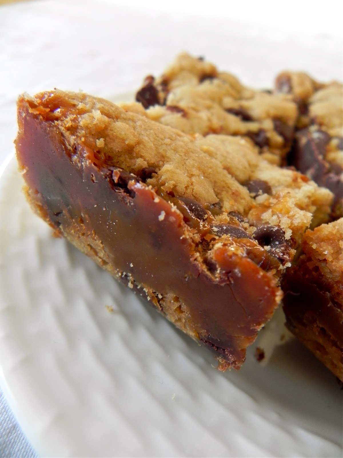 Emma Clare Eats Salted Caramel Chocolate Chip Cookie Bars