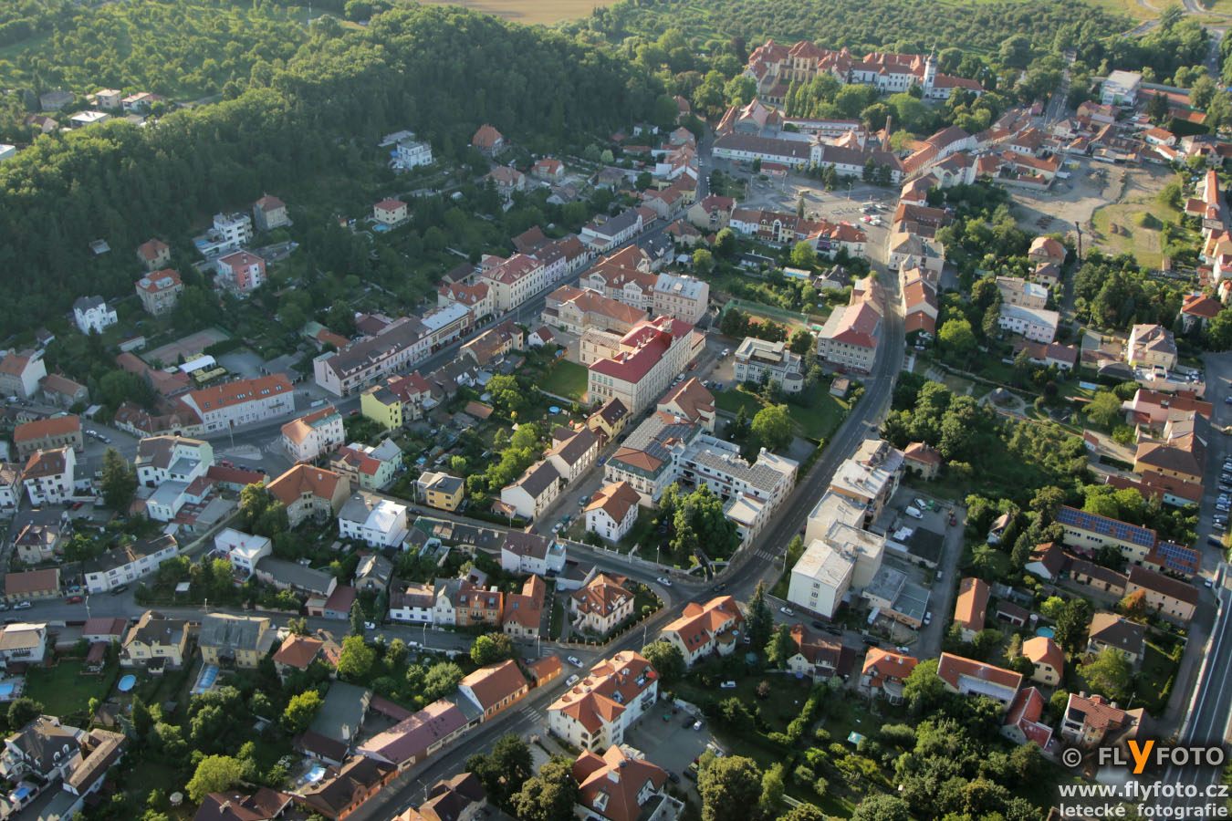 FLyFOTO letecká fotografie a video Zbraslav