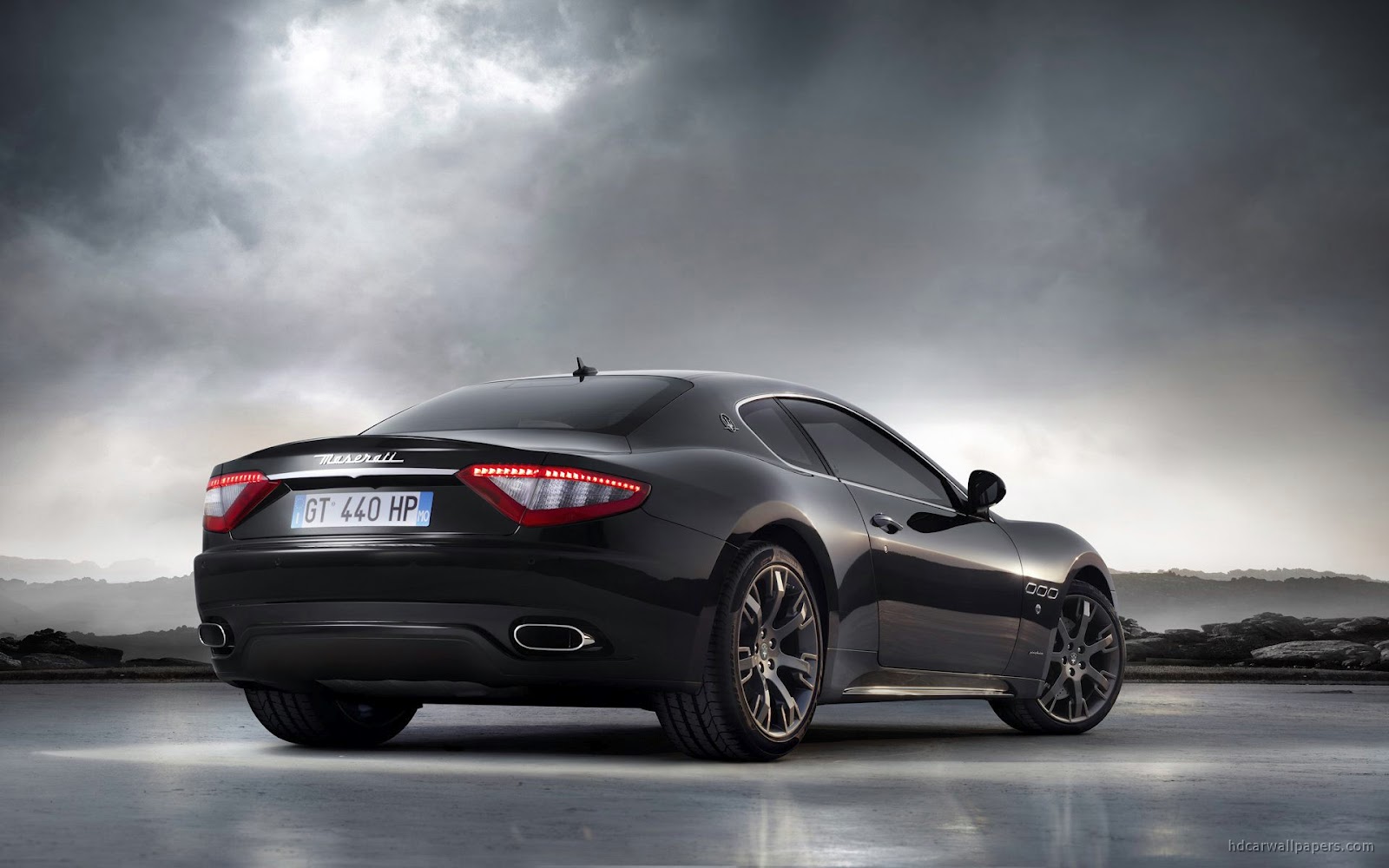 http://3.bp.blogspot.com/-o1tX8afdBxQ/UDeA7tKg2II/AAAAAAAAFIs/nQ2qJpmd7Go/s1600/gran-turismo-s-2-HD-Car-wallpapers.jpg