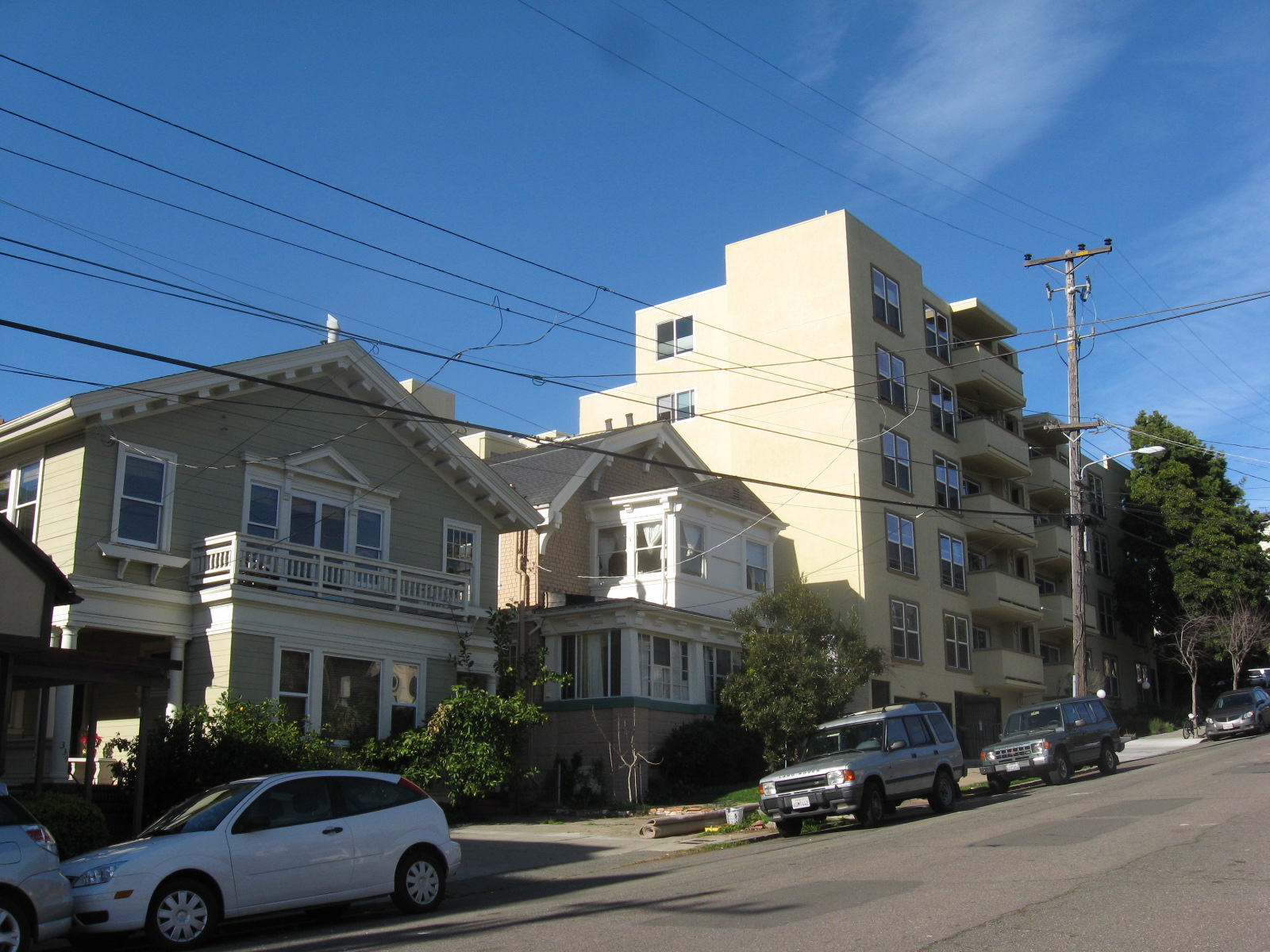 Planes, Trains, and Running Oakland Marathon neighborhood tour 16 Adams Point
