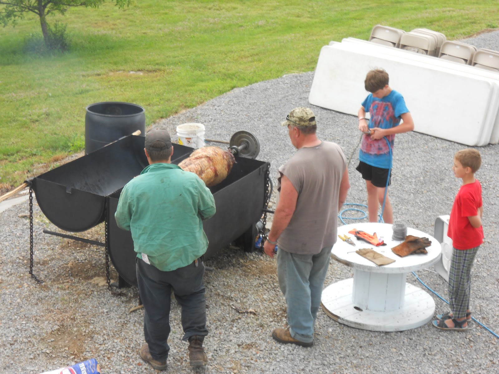 A YEAR OF JUBILEE REVIEWS Homemade Pig Roaster!