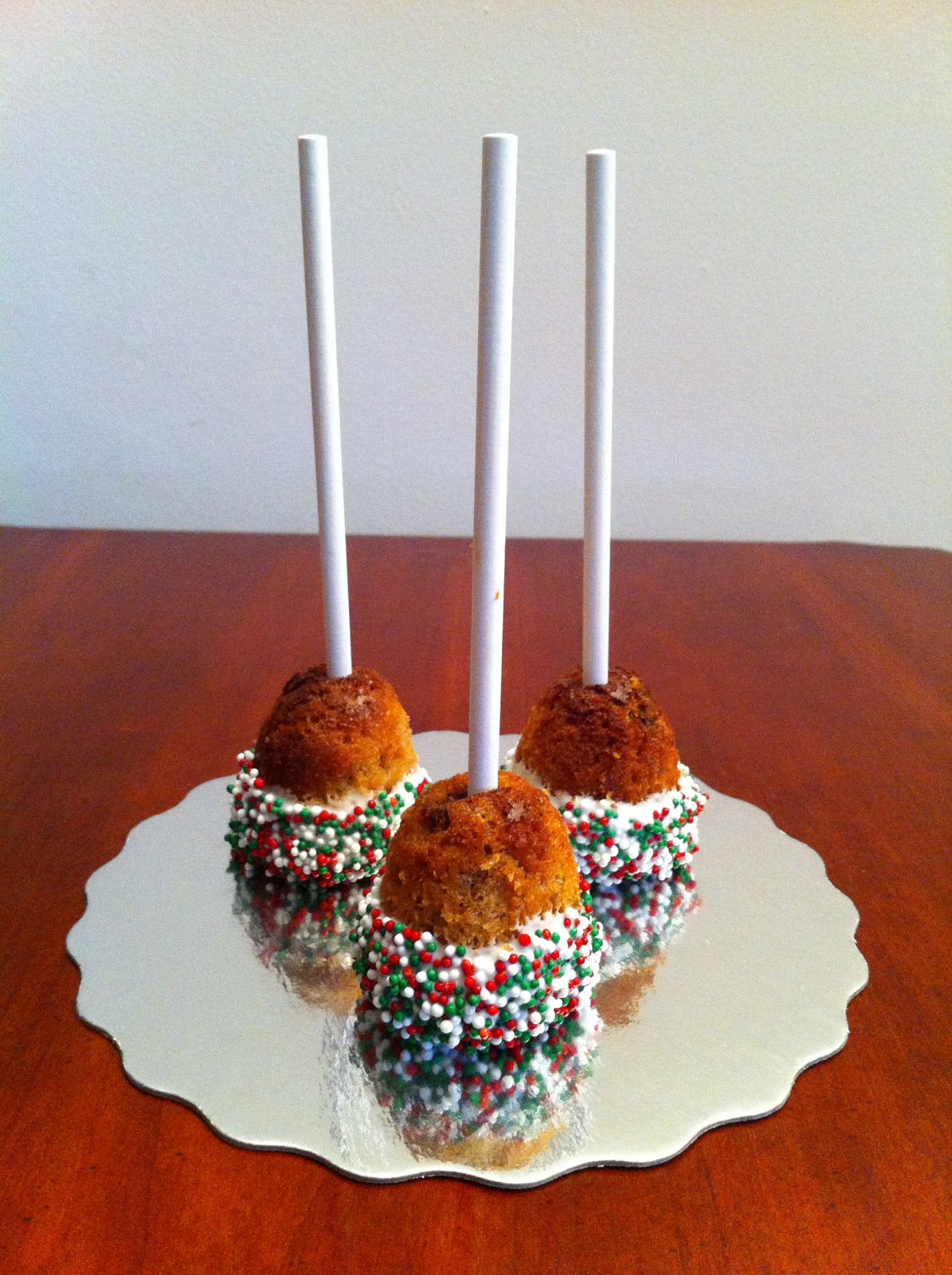 Love Dem Goodies: Christmas Cake Pops Covered with White Chocolate and