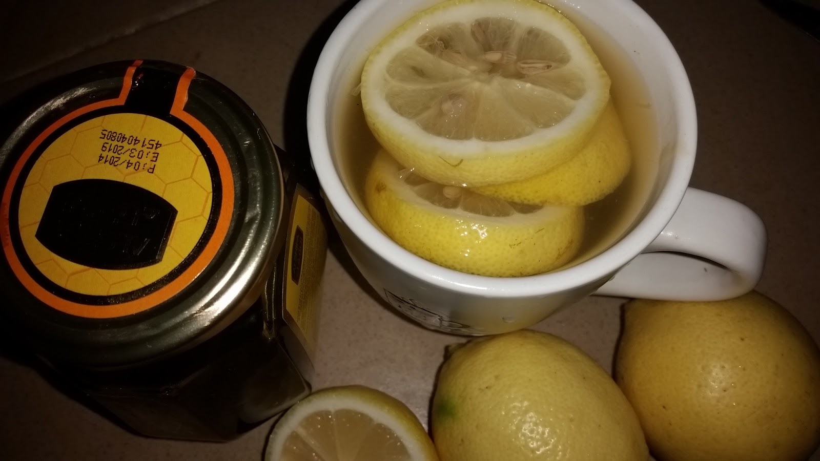 Dari Mata Hati Seorang Mama Minum Lemon Panas Pagi Pagi