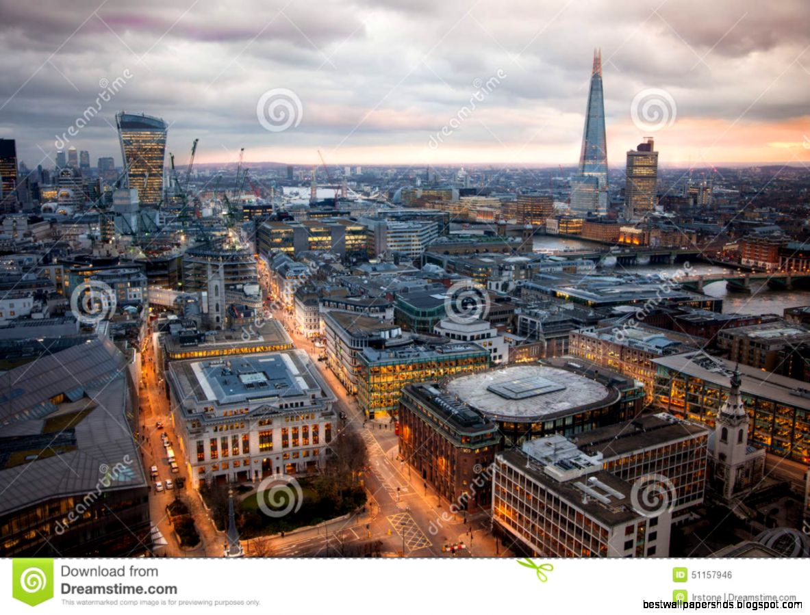 Busy Streets Of City Of London In The Dusk First Evening Lights Busy Streets Of City Of London In The Dusk First Evening Lights