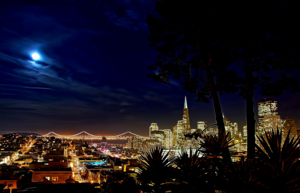 Night Moon in the City Night Moon in the City