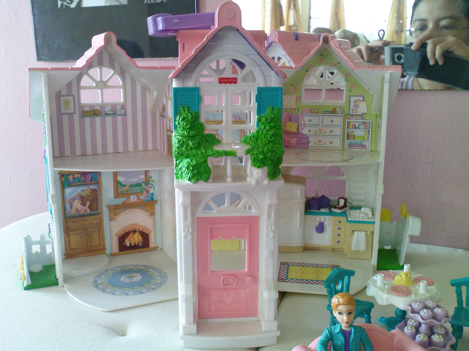 The Pinky Shop Fisher Price Country Home Playhouse