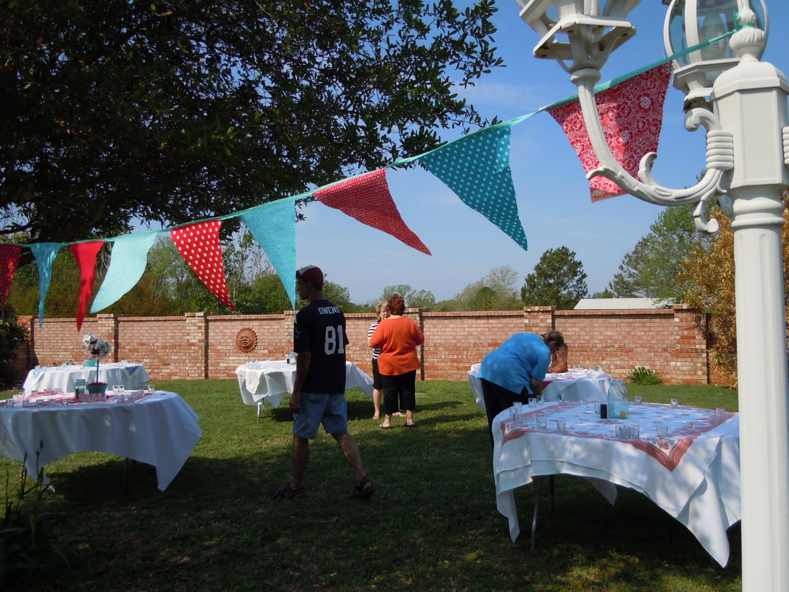 Vintage Tablecloth Wedding