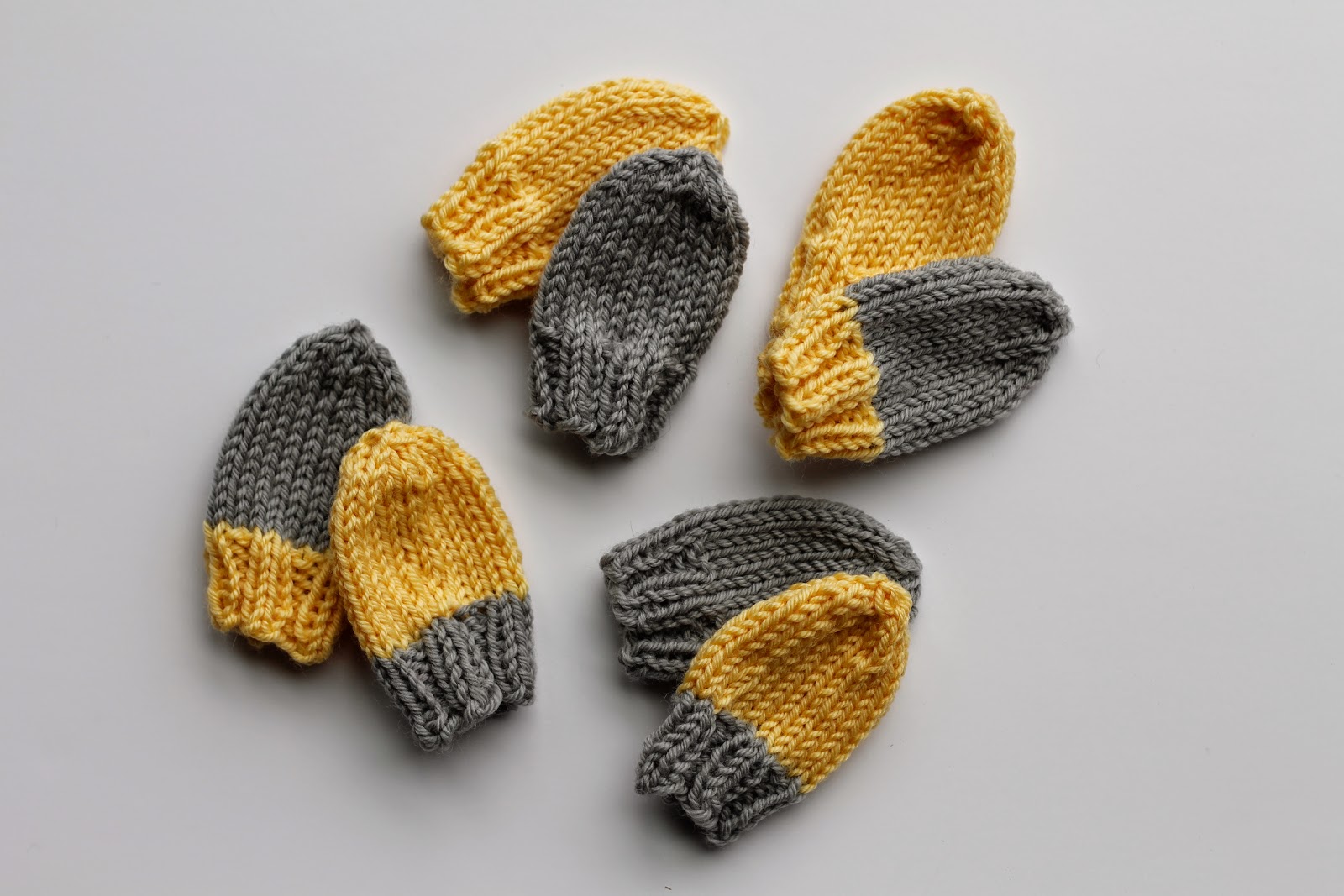 Bark and Purl Adorable baby mitts