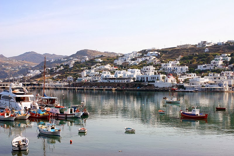 A Vacationer's Paradise in Mykonos Island, (Hellas) Greece A Vacationer's Paradise in Mykonos Island, (Hellas) Greece