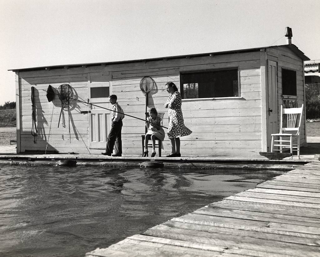 Conrad's Meander Banta's Fishing Float, Alma, Wisconsin