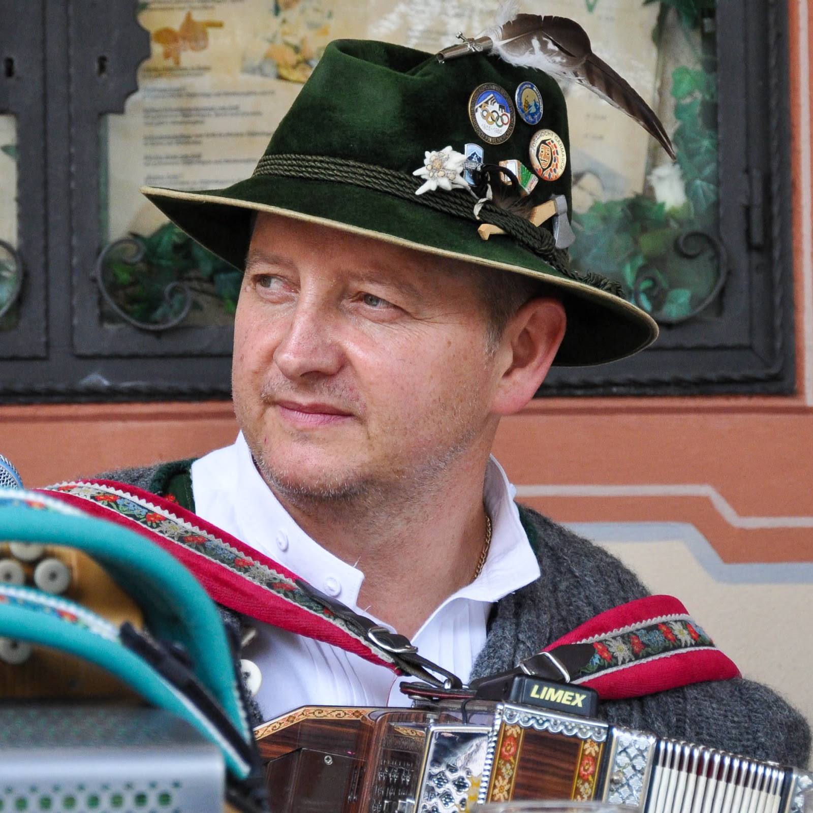Bavarian folk-singer, Garmisch-Parternkirchen, Bavaria, Germany