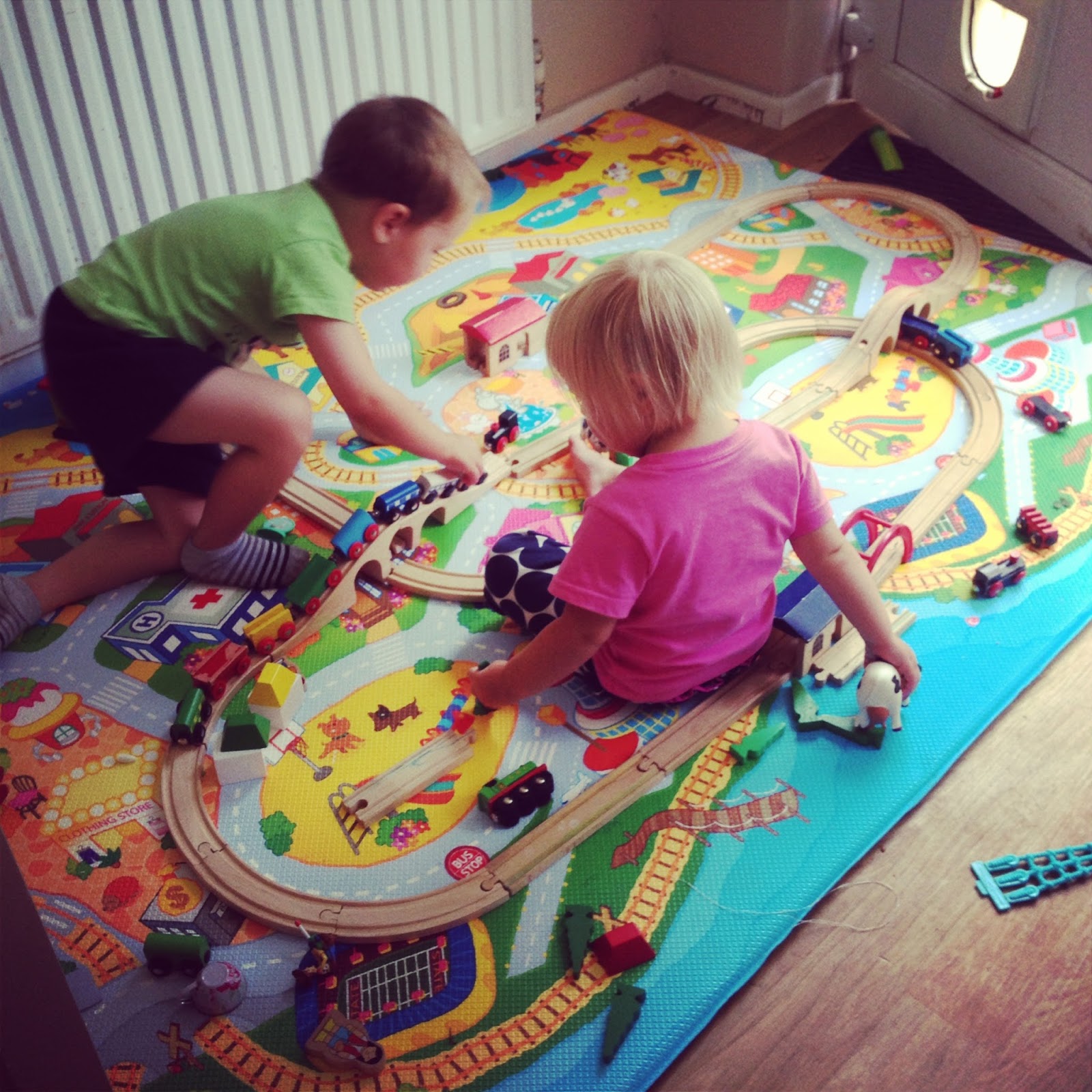 Toto Kidogo Dwinguler Playmat Review chelseamamma.co.uk